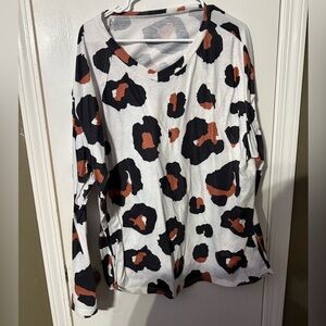 Women’s SHEIN long sleeve top. Leopard print.